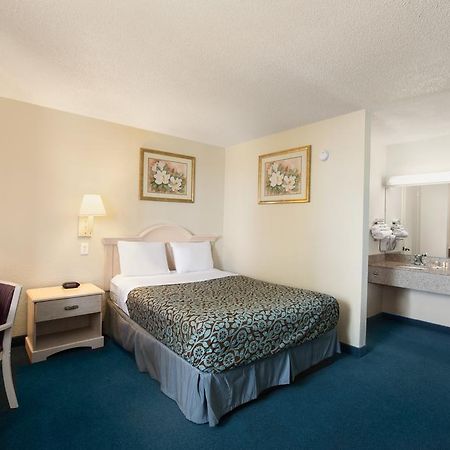 Days Inn Pensacola North Ferry Pass Buitenkant foto