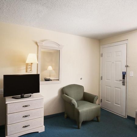 Days Inn Pensacola North Ferry Pass Buitenkant foto